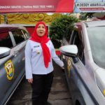 Wali Kota Bandar Lampung Hj. Eva Dwiana membagikan mobil operasional untuk organisasi keagamaan dan wartawan. Foto : ist