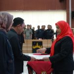 Walikota Bandar Lampung Eva Dwiana saat melantik sejumlah pejabat di Gedung Sumergou. Foto : Ist