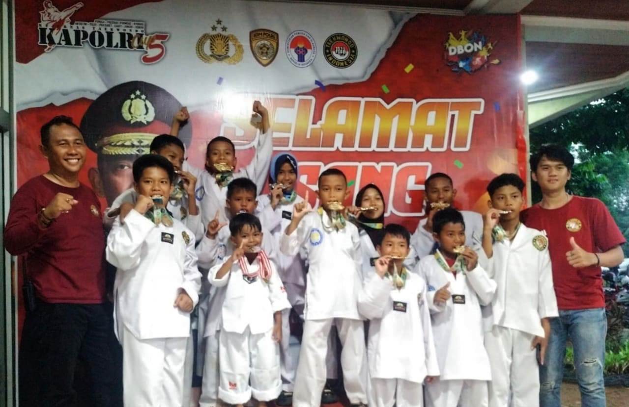 11 Atlet Taekwondo Sumja Polsek Natar Boyong Mendali Kapolri Cup 2024