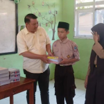 Ahmad Muslim Motivasi Siswa MTS di Ketapang