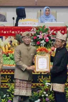 Gubernur Mirza Tetapkan Wan Abdurachman Sebagai Pahlawan Daerah