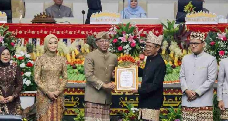 Gubernur Mirza Tetapkan Wan Abdurachman Sebagai Pahlawan Daerah