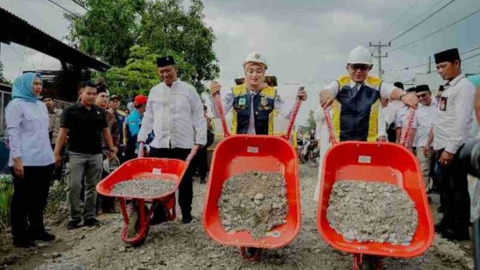 Wagub Jihan Awali Perbaikan Ruas Jalan Bandar Jaya-Simpang Mandala
