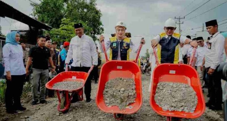 Wagub Jihan Awali Perbaikan Ruas Jalan Bandar Jaya-Simpang Mandala