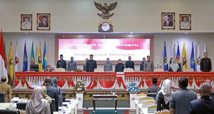 Rapat-Paripurna-DPRD-Provinsi-Lampung-Tetapkan-Program-Pembentukan-Perda
