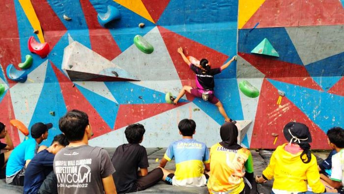 Atlet FPTI saat Pelatda di Venue Wall Climbing di PKOR Lampung