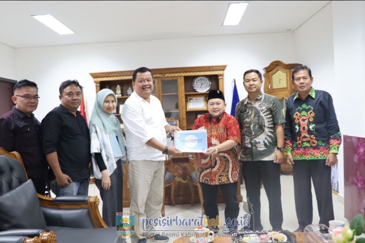 Bupati Pesisir Barat Terima Kunker Pengurus Koptanala