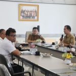 Sekda-Pesisir-Barat-Tedi-Zadmiko-Sambut-Kunker-BPJN-Lampung Sekda Pesisir Barat Tedi Zadmiko Sambut Kunker BPJN Lampung