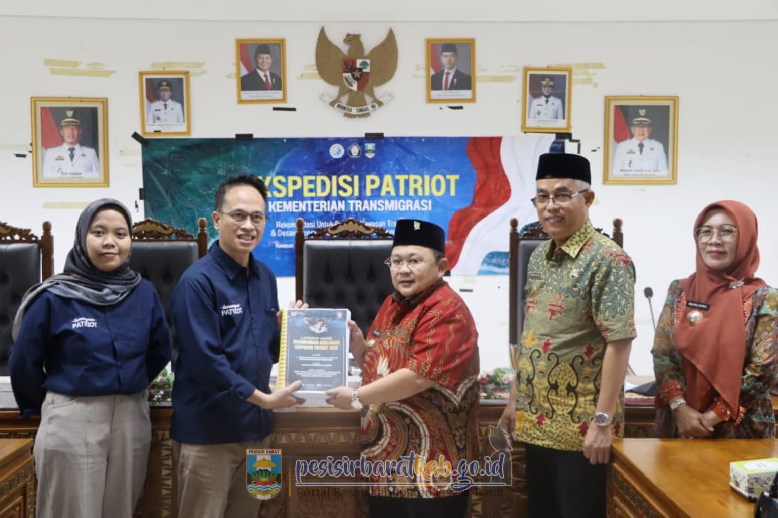 Wabup Pesisir Barat Terima Audensi Temu Pamit Tim Ekspedisi Patriot