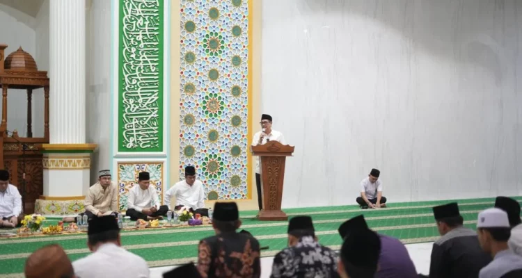 1001249321-1024x682 Rektor Ajak Keluarga Besar UIN Bangun Kebersamaan dengan Semangat Ber-ISI