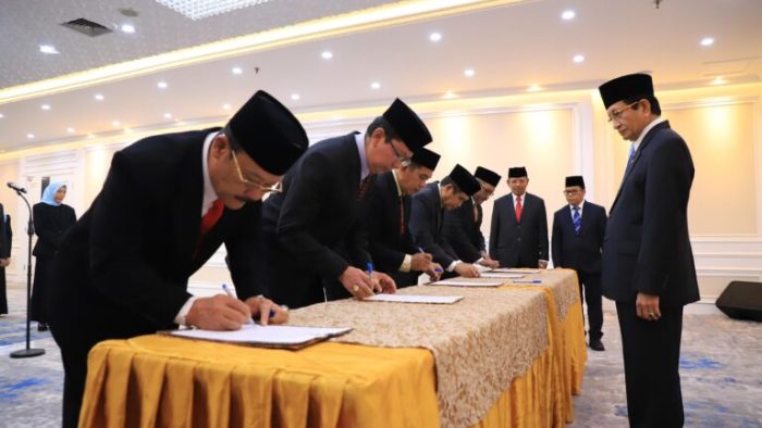 WhatsApp-Image-2026-03-10-at-11.59.28-AM-1-768x512 Prof Wan Jamaluddin Resmi Dilantik Rektor UIN Raden Intan Lampung Masa Bakti 2026-203