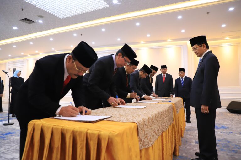 Prof Wan Jamaluddin Resmi Dilantik Rektor UIN Raden Intan Lampung Masa Bakti 2026-203